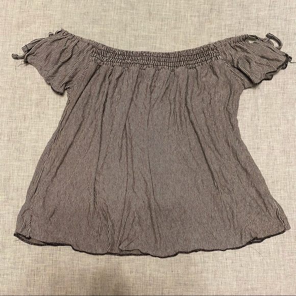 American Eagle striped off-the-shoulders top - Picture 2 of 5